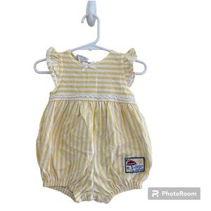 🟡CARTER’S: Girl size 3-6 months, yellow/white striped beach theme romper🟡